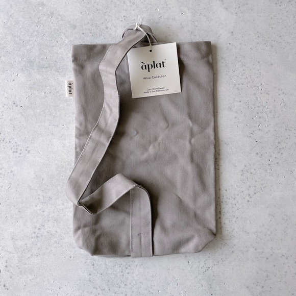 NWT Aplat Single Bottle Tote in Stone - Picture 1 of 5